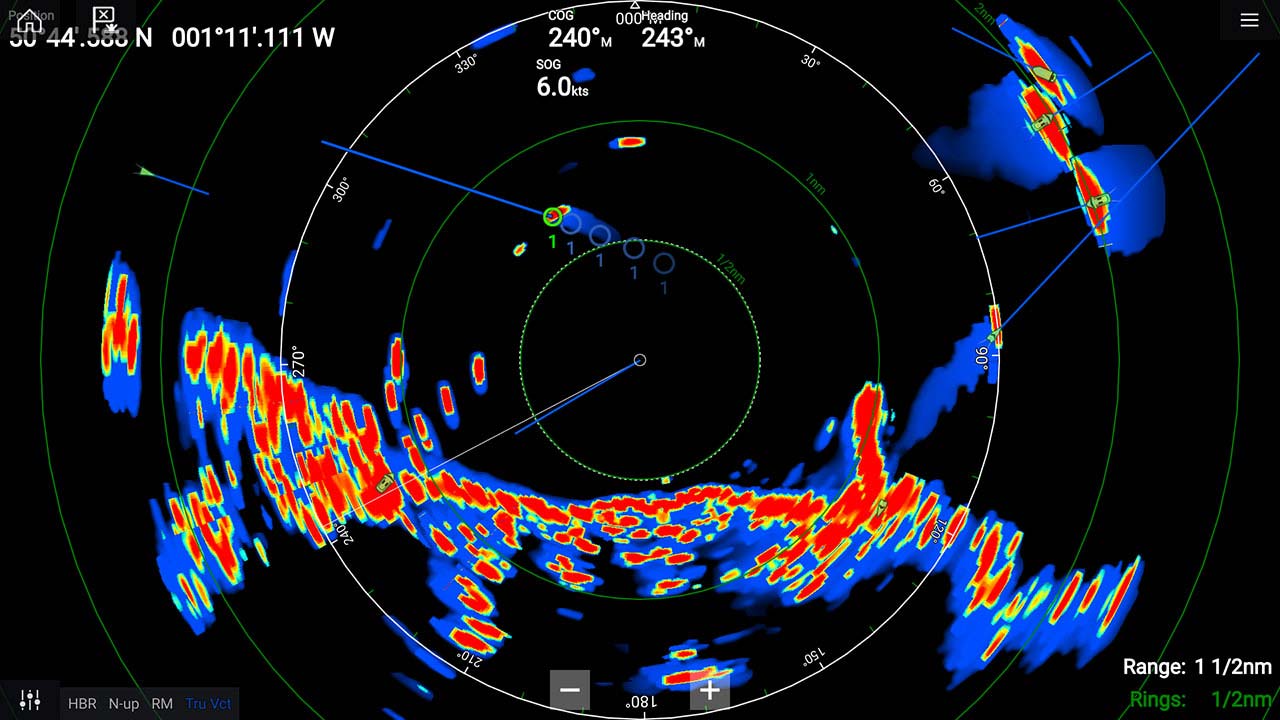 ELCOME Raymarine Quantum2 CHIRP Radar Doppler Automatic Target Aquisition and Tracking True Trail