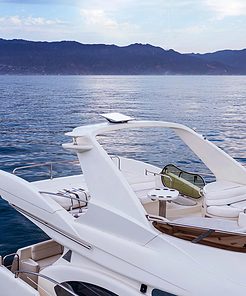 ELCOME Starlink Flat High Performance Antenna on a luxury yacht